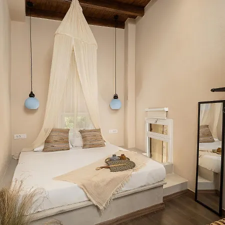 Artemide Places _leon Tiny La Canea