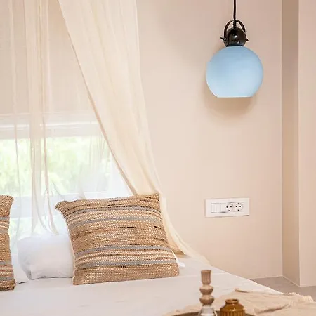 Artemide Places _leon Tiny דירה חאניה