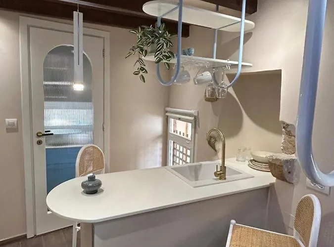 Artemide Places _leon Tiny Apartment *